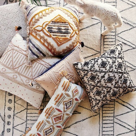 NWT Anthropologie pillow cream and navy - 22 x 22 - Picture 5 of 6